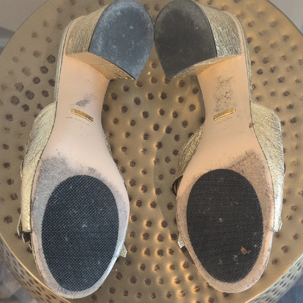 Gucci Silver Metallic Fringe GG Mule Slides - Picture 3 of 4